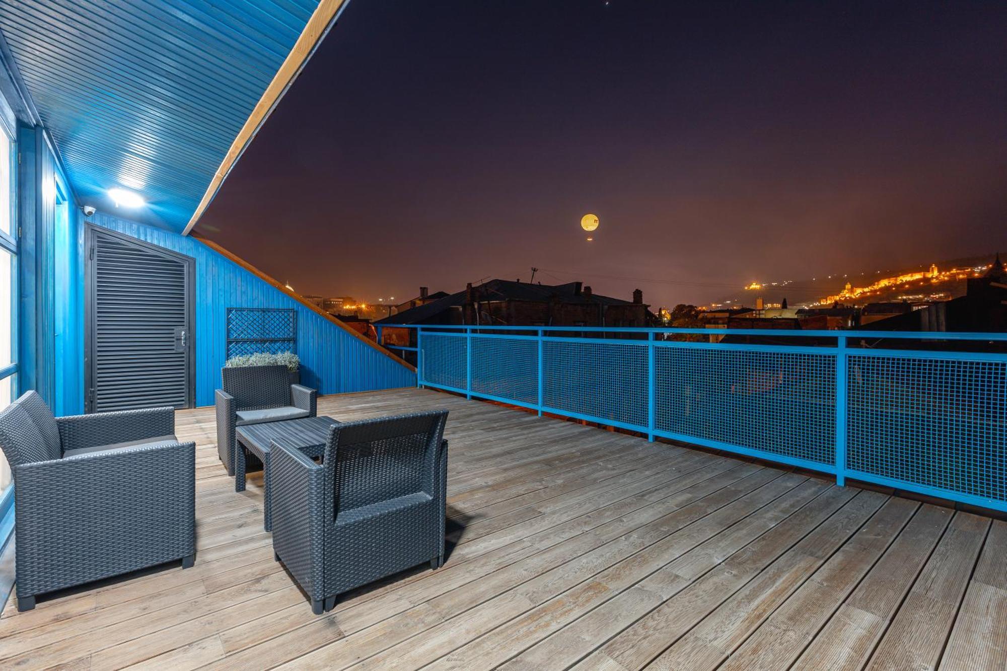 Blue Balcony Отель